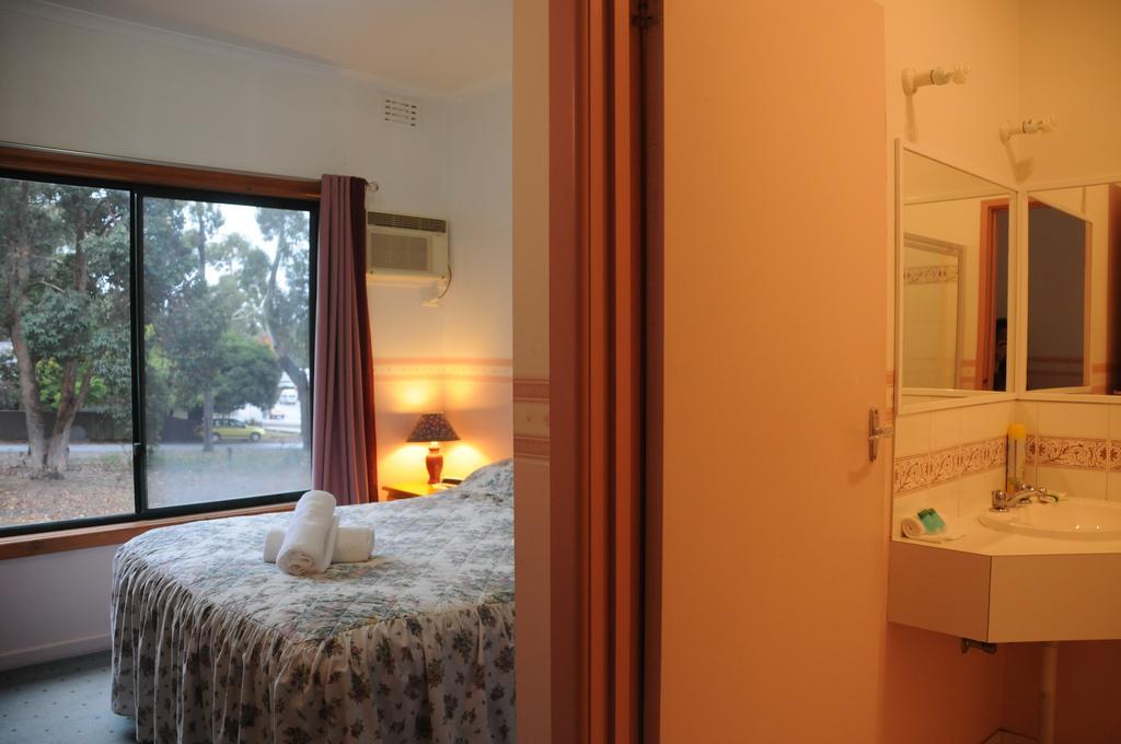 Mountain Grand Guest House Halls Gap Exterior photo
